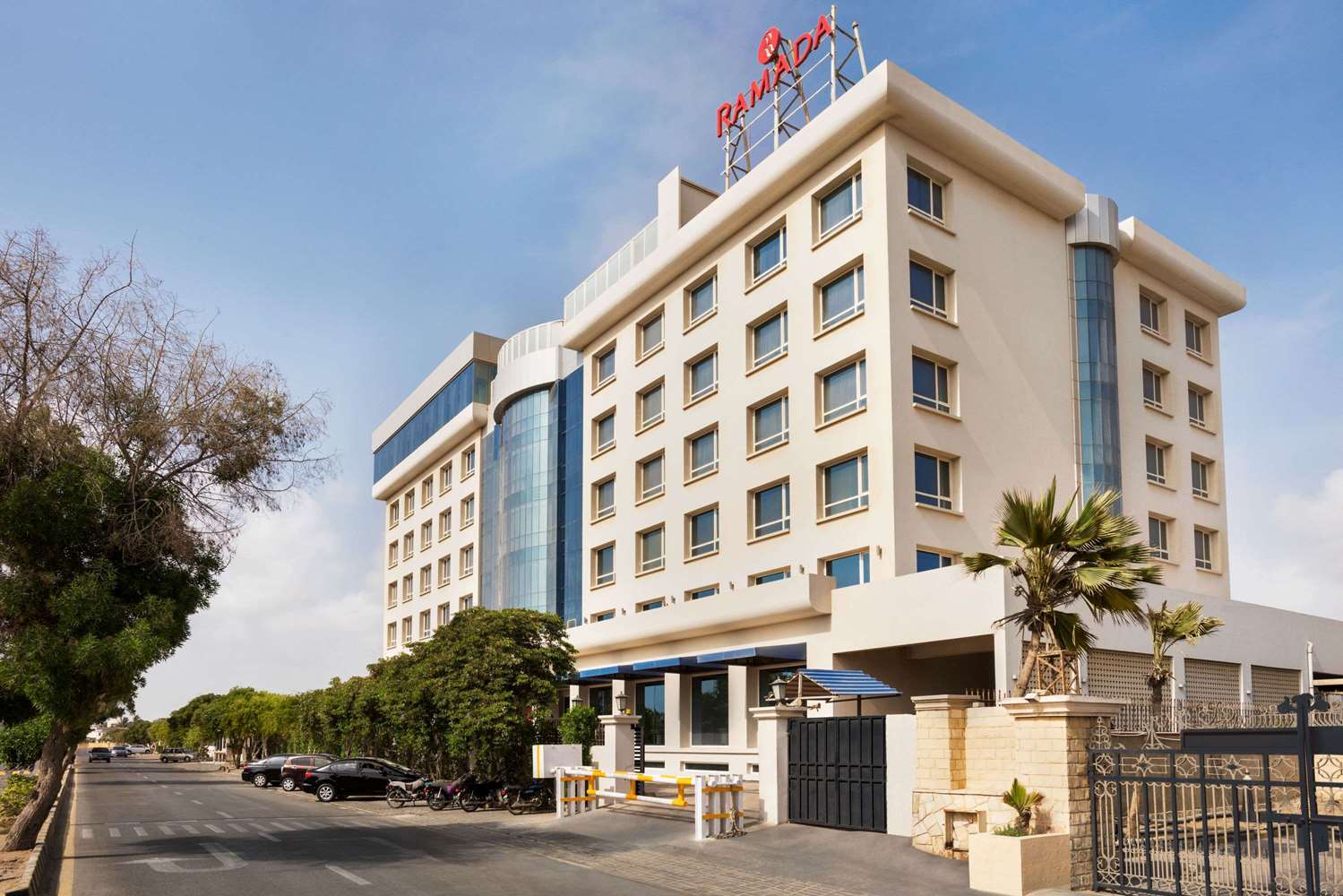Ramada By Wyndham Karachi Creek Hotel Екстериор снимка